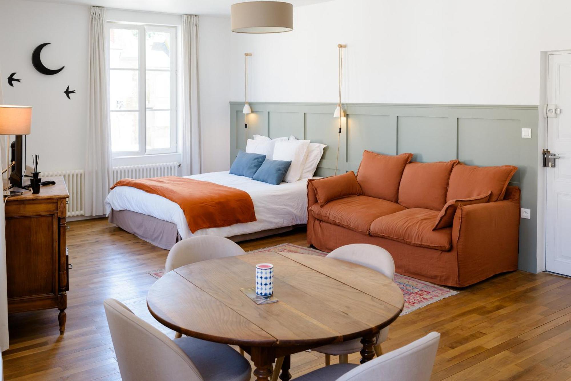 Aux Couleurs De Neuvy Hotel Ngoại thất bức ảnh